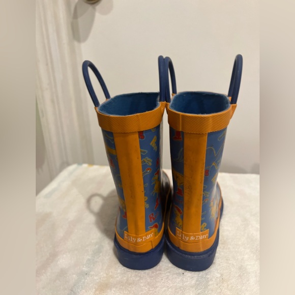 Kids Dinosaur Rain Boots- Boys 9, Girls 10 - Picture 2 of 6